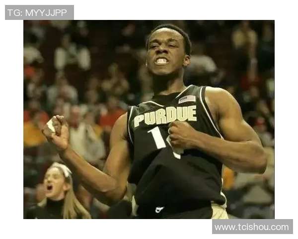 天赋一般且表现平庸，但太阳内线次轮秀竟然能够坐稳先发位置？