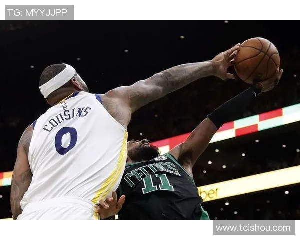 美记：除非字母未来两周内进入交易市场，否则勇士不会大交易