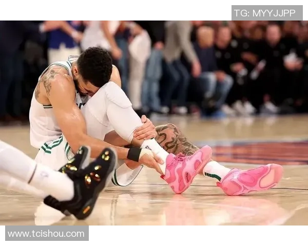 什么时候复出？绿军晒塔图姆参加队内训练对抗的照片